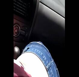 Loirinha mamando no carro | X safada |safadas